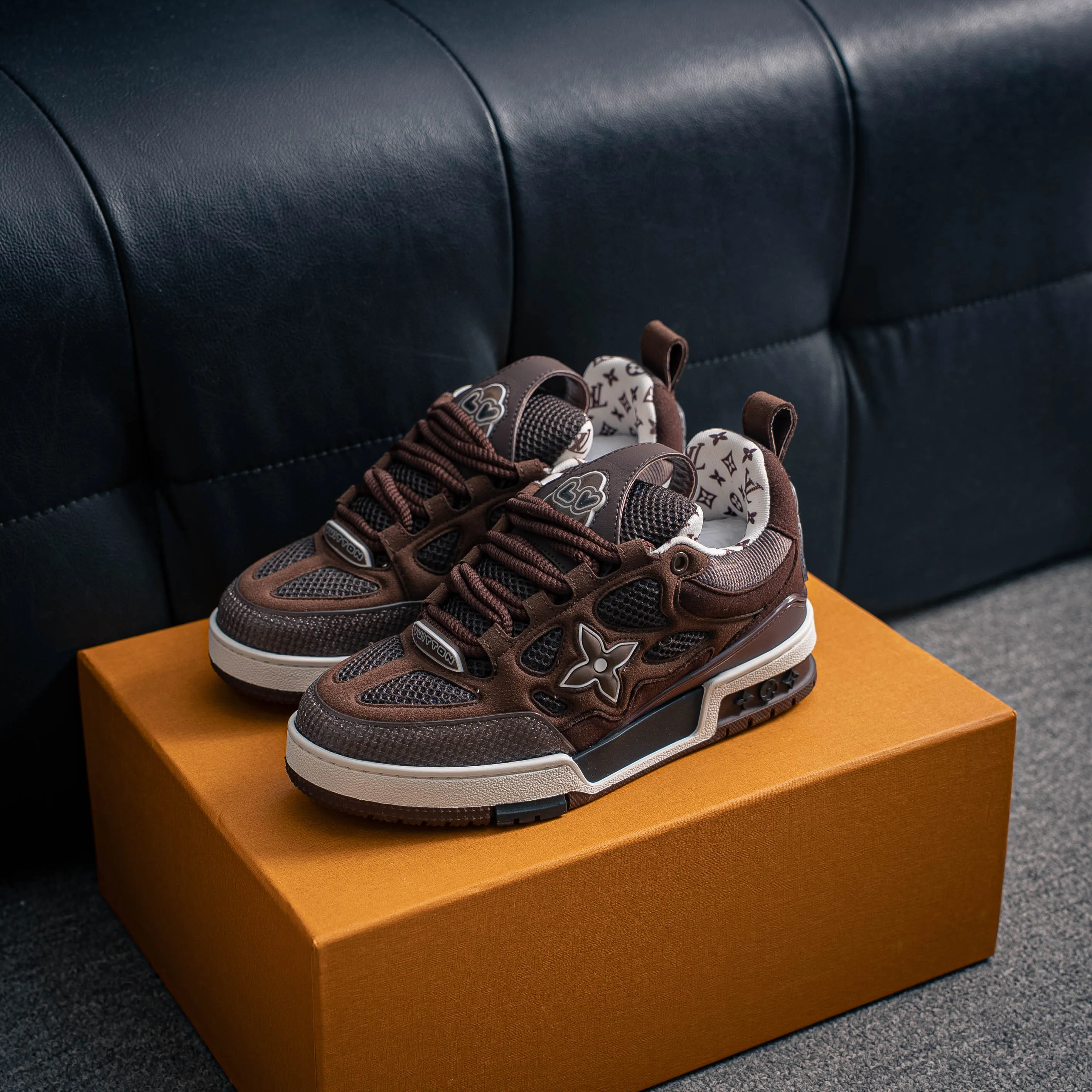# LV- - trainer 2026 New Arrival 1：1 ！！ Shoes Cowhide Leather ， LOGO ， Breathable ， 。